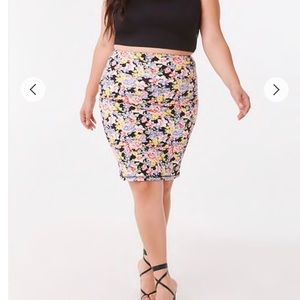 NEW Forever 21+ Floral Pencil Skirt
